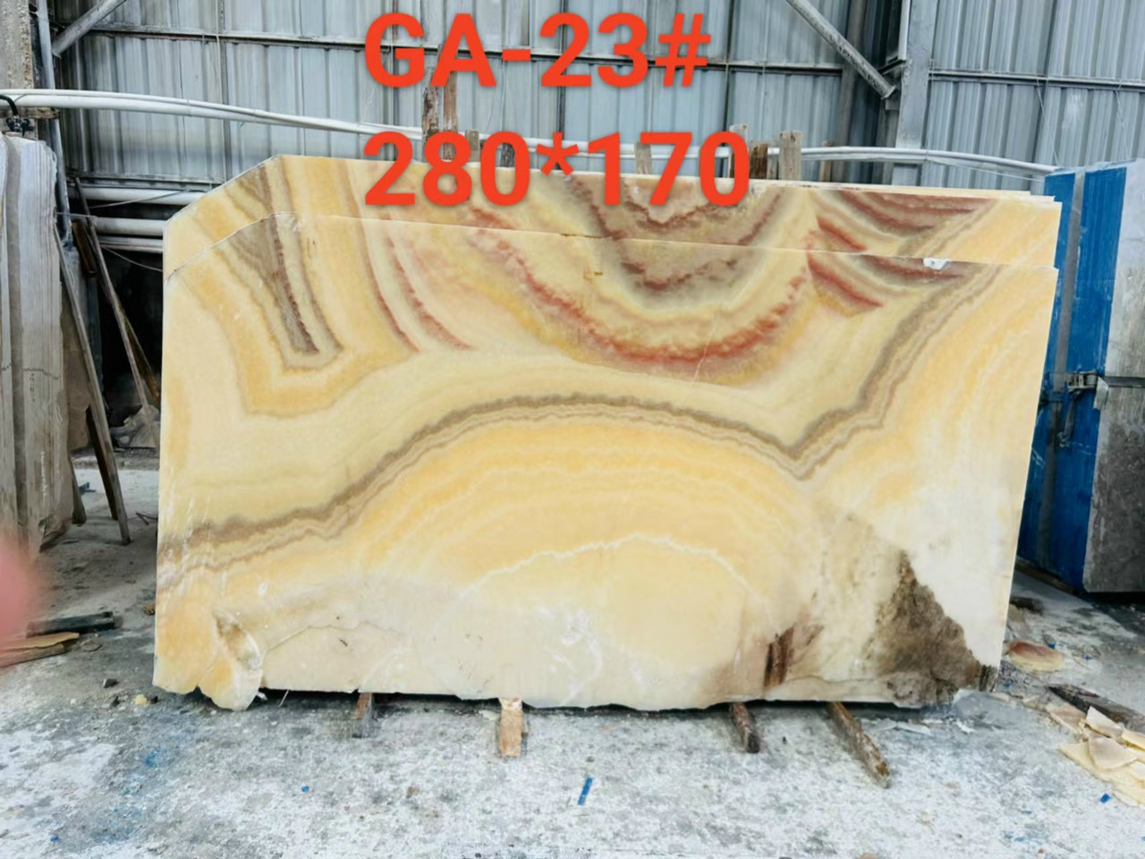Đá hoa cương vàng